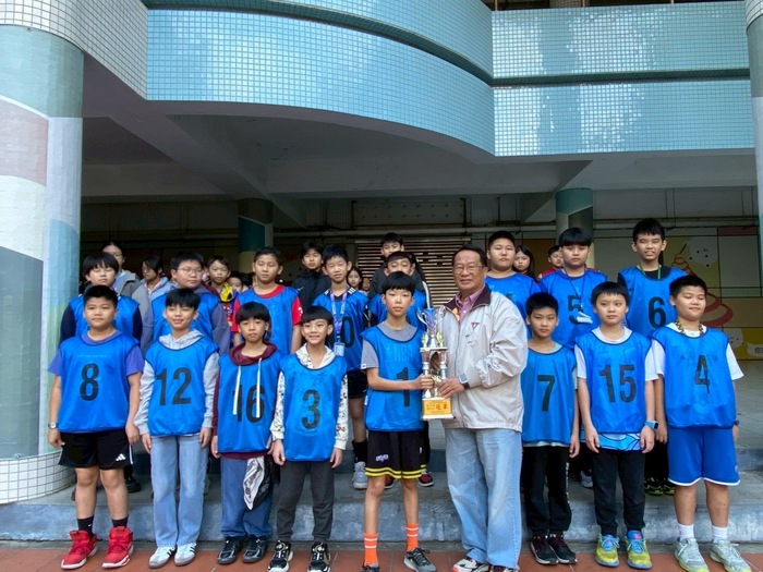 男生組榮獲冠軍圖片