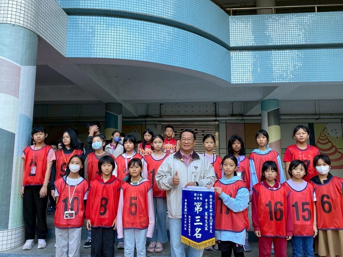 女生組榮獲季軍圖片