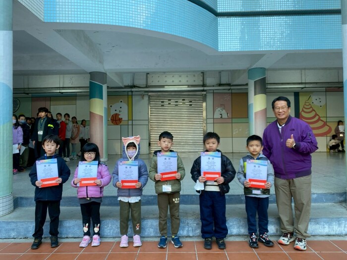 一年級跳繩比賽團體獎圖片