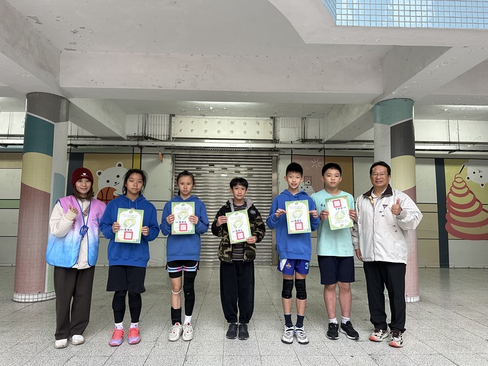 雙和區六年級田徑交流賽頒獎圖片