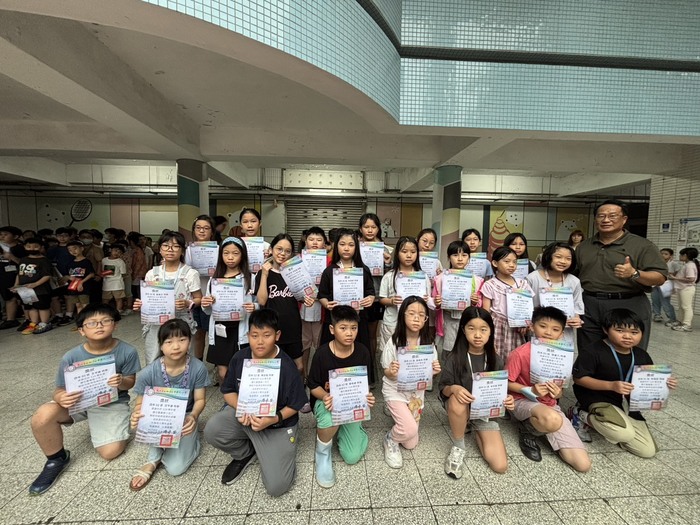 114學年度擔任圖書館小志工頒獎1