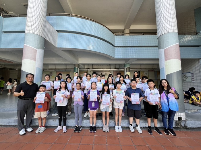 113學年度四年級圖書館小志工頒獎圖片